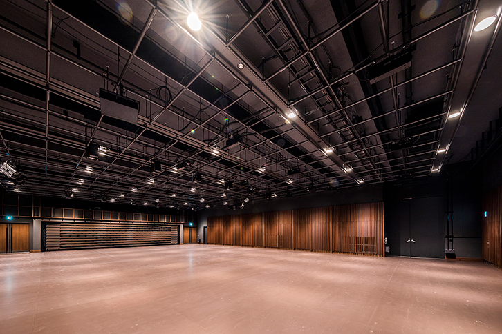 札幌文化芸術劇場 hitaru（クリエイティブスタジオ）グリッド天井