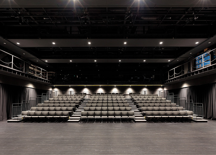 岡山芸術創造劇場ハレノワ 様 