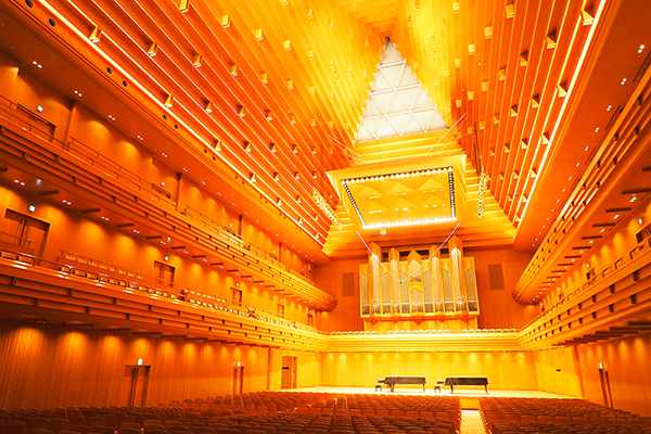 東京オペラシティ コンサートホール：タケミツ メモリアル