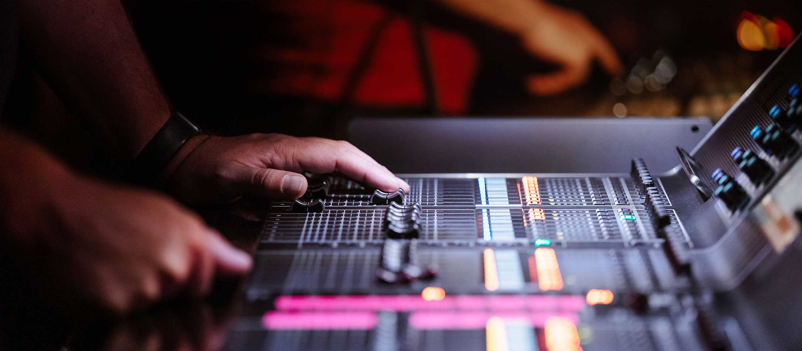 お役立ち情報「Tips」舞台音響用語集